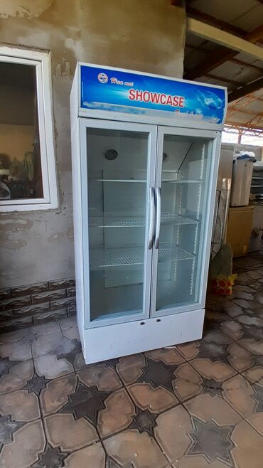 открытый холодильник: Продаю витринный холодильник работает отлично в хорошем состоянии