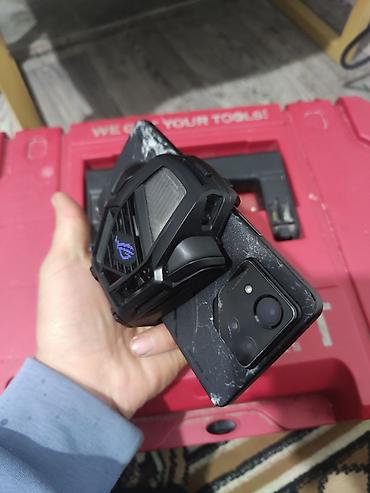 Asus: Asus ROG Phone 8 Pro — 7