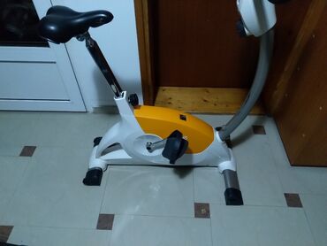 Sobni bicikli: Sobni bicikl Kettler sa kompjuterom i merenjem pulsa - Brend/model — 2