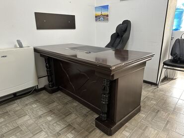 круглый столик: Комплект офисной мебели, Тумба, Стол, Б/у