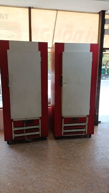 Soyuducu vitrinləri: 2 eded soyuducu 90. Eni Uzunlu luq 2 metr İcinin dərinliyi 60/67