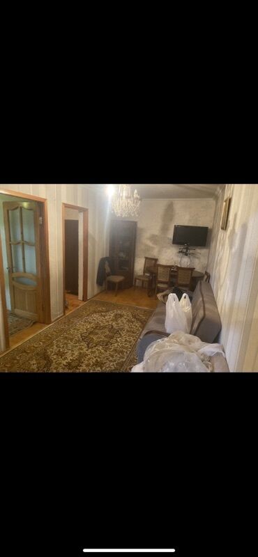 kiraye evler memar ecemi: Pasyolka kirovda Kirayə üçün 3 otaqlı Heyet evi (mebel və texnika ilə)