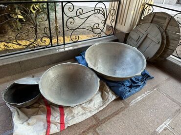 продаю бу казан: Продаю Чугунный казан. Набор советских чугунных казанов