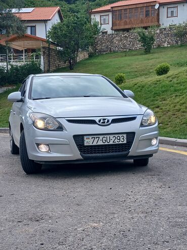 hyundai i30 qiymeti azerbaycanda: Hyundai i30: 1.4 l | 2009 il Hetçbek