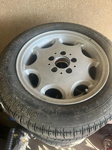 Колеса в сборе: Продаю диск одна штука на Mercedes
205/60 R15 одна штука — 3