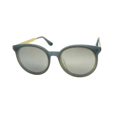 Солнцезащитные очки: Солнцезащитные очки — это не просто модный аксессуар, а необходимая — 9