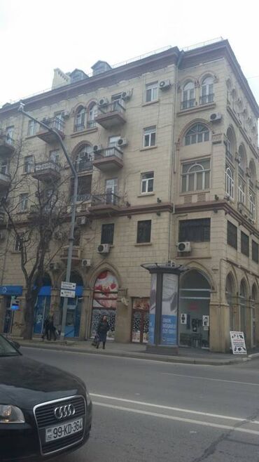 ev alqı satqı saytı: Bakı, Yasamal, 1 otaqlı, Köhnə tikili, m. Elmlər Akademiyası, 42 kv. m