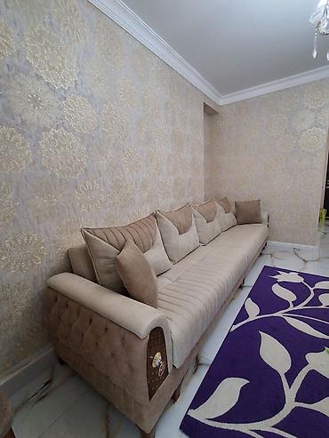 Диваны: Bej rəngli geniş divan - Ölçü: təxminən 3 metr uzunluq (6 böyük — 2