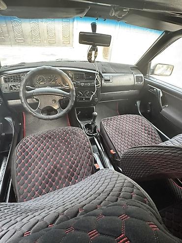 Volkswagen: Volkswagen Golf: 1993 г., 1.8 л, Механика, Бензин, Седан — 3