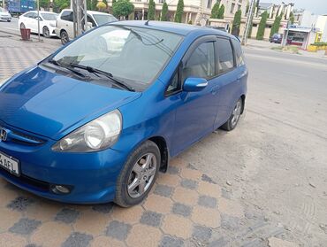 я ищу лада приора: Honda Fit: 2008 г., 1.3 л, Автоматтык, Бензин, Седан