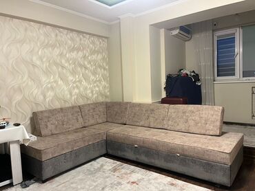 одинарный диван: Диван-кровать, цвет - Бежевый, Б/у