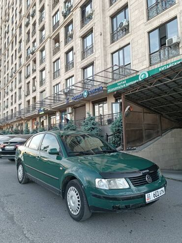 Volkswagen: Volkswagen Passat: 1998 г., 1.8 л, Механика, Бензин, Седан