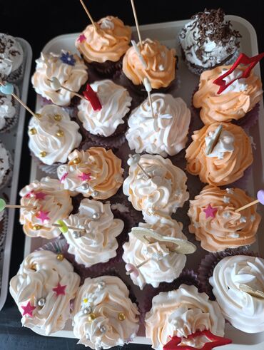 Konditorski proizvodi, slatkiši: Predstavljamo raznovrstan asortiman mini kolača i slatkiša, idealnih — 10