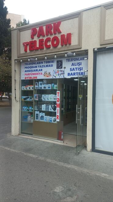 Paltar tikişi: Telefon, aksesuar xidməti və porfumeriya mağazasına tecrubeli xanim