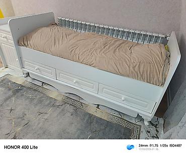 uşaq beşiyi yığmaq: Oğlan və qız üçün, İşlənmiş, Dördbucaq, Beşik, Dəst ilə, Matras ilə, Yellənmə mexanizmi ilə — 4