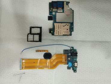 komputer plata: Mobil telefon anakartı, əsas komponentləri və qoşulma nöqtələri ilə