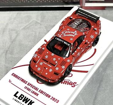 hot wheels ferrari: INNO64 Ferrari F40 1:64 miqyaslı model avtomobil – LBWK F40 “Christmas — 3