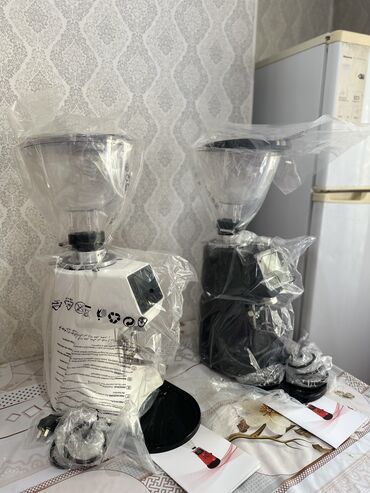 раздаточная линия: Кофемолка фиорензато Амали! Более новая модель,диаметр жернова 64