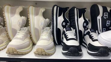 Ayaqqabılar: Məhsul: Kişi və qadın ayaqqabıları – gündəlik və stil kombinasiyası — 15