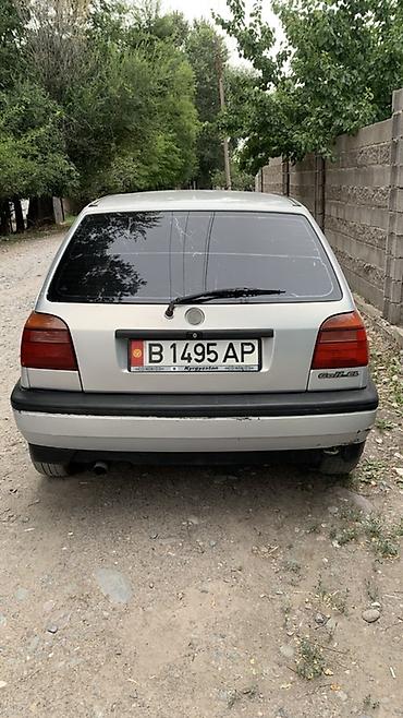Продажа авто: Volkswagen Golf: 1992 г., 1.8 л, Механика, Бензин, Хэтчбэк — 4
