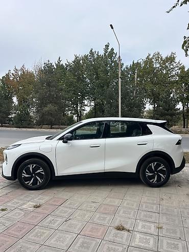Changan: Changan Qiyuan Q05: 2026 г., Автомат, Электромобиль, Кроссовер — 3