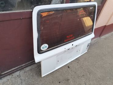 Auto delovi: Vrata gepeka Lada 2104 Karavan kompletna bela sa staklom. Očuvana — 3