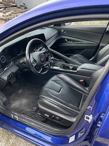 битые машины купить: Hyundai Elantra: 2022 г., 1.6 л, Автомат, Гибрид, Седан — 5