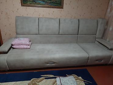 Угловой диван, C подушками