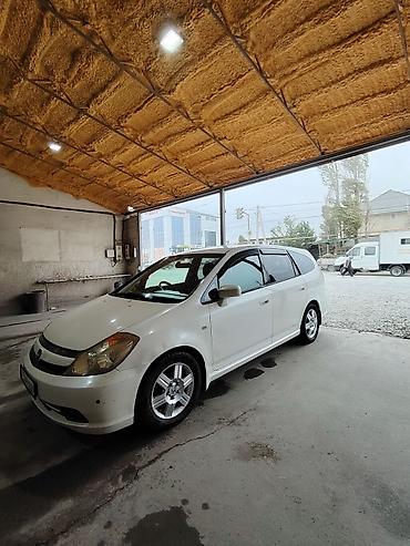 Продажа авто: Honda Stream: 2005 г., 2 л, Автомат, Бензин, Универсал — 2