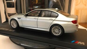 Avtomobil modelləri: Коллекционная модель BMW M5 V8 Biturbo F10 silverstone 2012 Paragon — 17