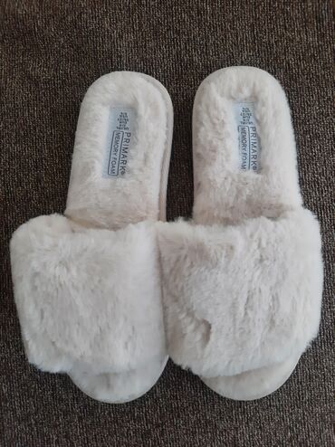 dsquared papuce: Indoor slippers, Primark, 37