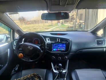 сеп авто: Kia Ceed: 2014 г., 1.4 л, Механика, Бензин, Универсал