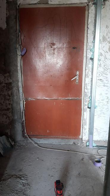 heyet qapisi: Salam Seyf qapı satlırı keyfiyyətli və ağır dəmir qapıdır.çərcivənin — 2