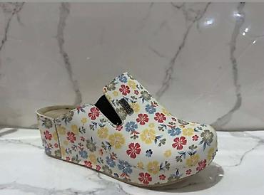 Papuče: 01. 36-40
2999🌹🌹 — 11