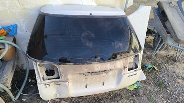 запчасти ssangyong: Багажниктин капкагы Subaru, 2000 г., Оригинал