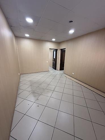 Продажа коммерческой недвижимости: Продажа офисов 60 м², С ремонтом, Многоэтажное здание, Цокольный этаж этаж — 5
