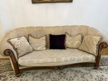 paletlərdən ibarət divan: İşlənmiş, Divan, Jurnal masası, 2 kreslo, Bazasız, Açılmayan