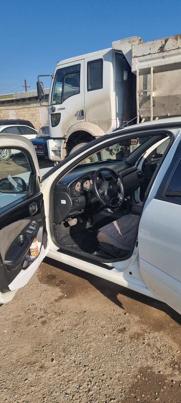 Nissan: Nissan Sunny: 1.6 l | 2008 il Sedan — 2