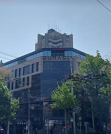 Коммерческая недвижимость: Сдаю Офис целиком: 48 м², В бизнес центре, С ремонтом — 5