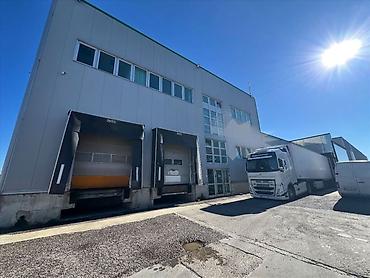 Nekretnine: Izdaje se zgrada 3200m2 . Deljiva na nezavisne celine od 200m2 na — 1