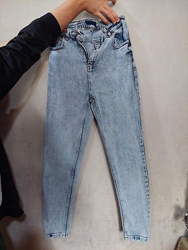 Cinslər: Açıq mavi rəngli jeans şalvar - Model: Yüksək belli, dar kəsim — 1