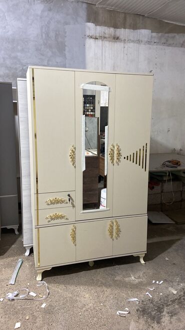 Dolablar: Yeni, Açılan, 3 qapılı Düz dolab, Qarderob, paltar dolabı, Azərbaycan