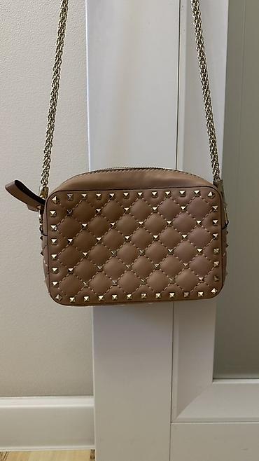 Сумка Valentino Garavani Rockstud Crossbody копия 1:1 - Материал