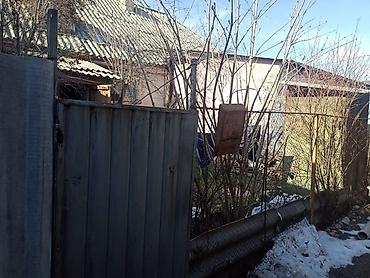 Продажа коттеджей и домов: Срочно продаю пол дома район ГоинТоголок Молдо-Шербакова,3 комнаты — 2