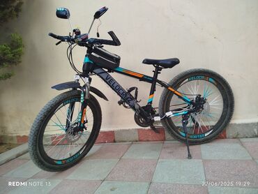 Маски, очки: Velocruz velosipedi 300 manat •24 ölçü •şəkildəki bütün aksesuarlar