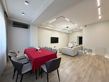 For rent a 1 bedroom apartment is in the Golden Square. Orozbekov lalafo.kg да For rent a 1 bedroom apartment is in the Golden Square. Orozbekov