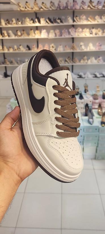 ağ krasofka: Uşaq idman ayaqqabıları – low-top model - Rəng variantları: - — 2