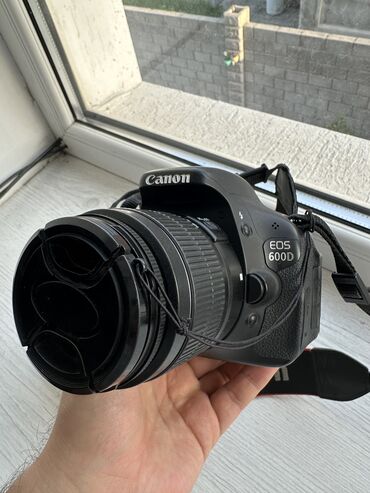 Фотоаппараты: CANON 600D Идеальный выбор для начинающих. Отличное состояние, пробег