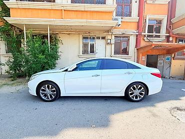 07 2010: Hyundai Sonata: 2.4 l | 2010 il Sedan — 3