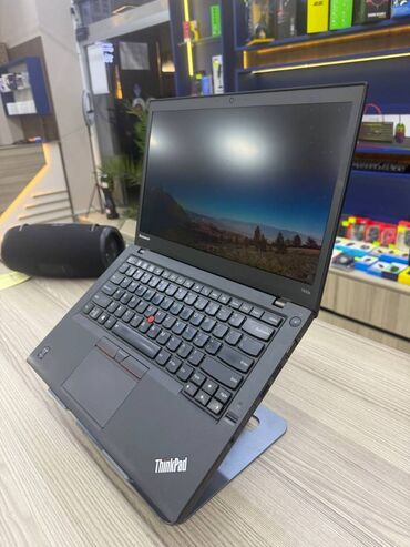 uni c tablet qiymeti: İntel Core 5İ V prosessor 256gb Ssd yaddaş 8gb ram.İdeal vəziyyətdə
